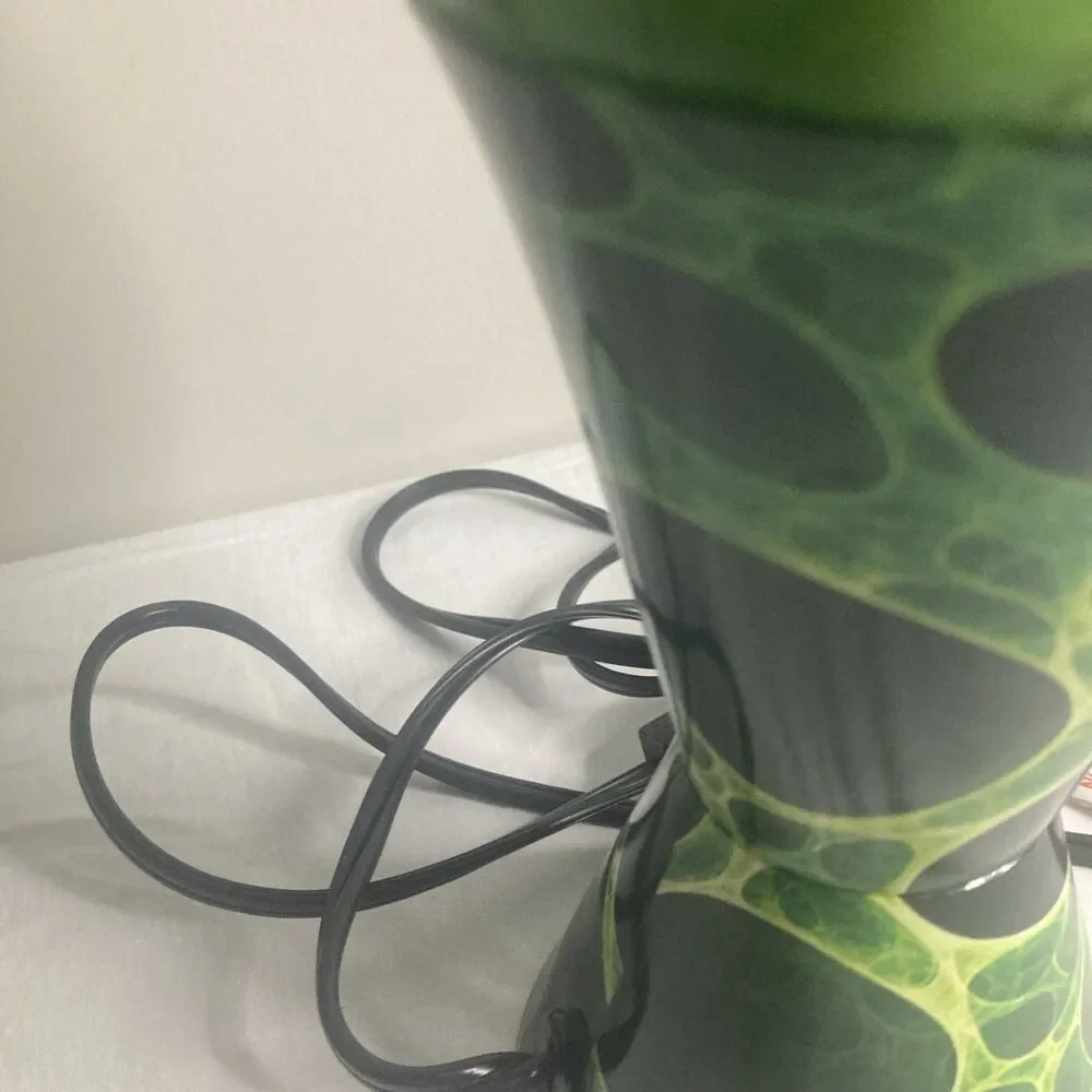 Alien Lava Lamp Lite Light LAVA THE ORIGINAL  17